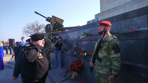 Автоколонна участников патриотического проекта Города-герои – города героев с участием Героев России и Советского Союза прибыла в Керчь Автоколонна участников патриотического проекта Города-герои – города героев с участием Героев России и Советского Союза прибыла в Керчь