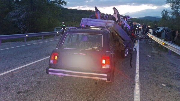 Три человека погибли в ДТП с четырьмя автомобилями под Геленджиком