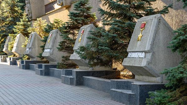 Аллея городов-героев в Севастополе