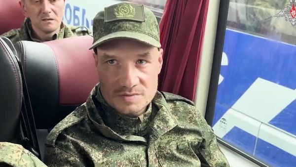 Российские военные поблагодарили Россию за возможность вернуться из украинского плена