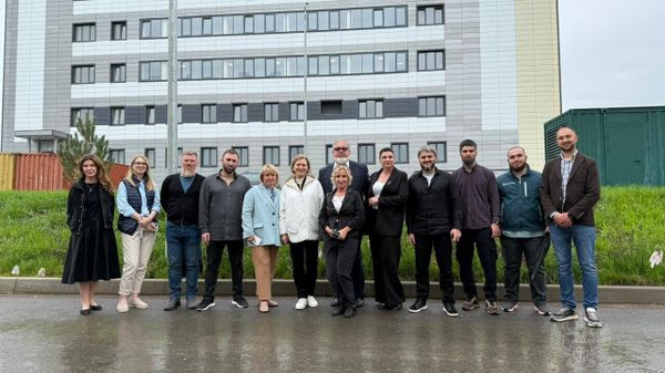 Анна Попова проверила ход строительства противочумной станции в Симферополе