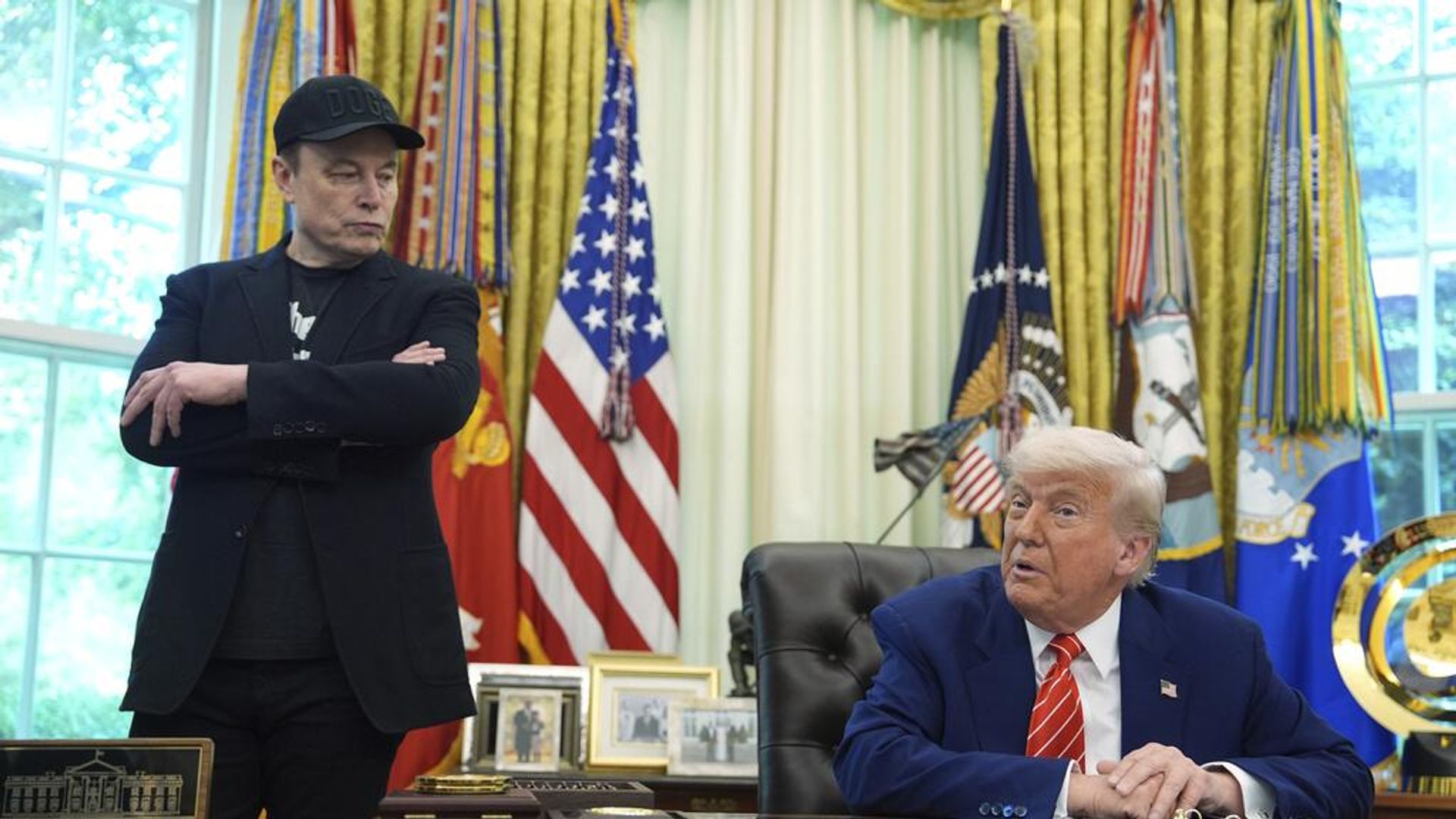 Президент Дональд Трамп с Илоном Маском в Овальном кабинете Белого дома - РИА Новости, 1920, 13.06.2025