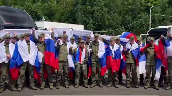 Возвращение российских солдат из украинского плена Возвращение российских солдат из украинского плена