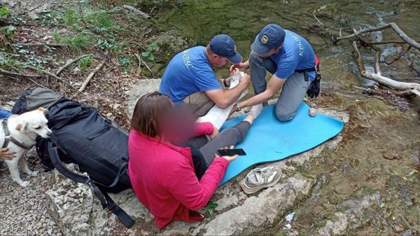 У водопада Джур-Джур в Крыму эвакуировали туристку с травмой ноги