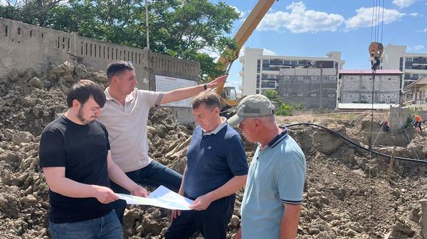 В Судаке реконструируют систему канализации 