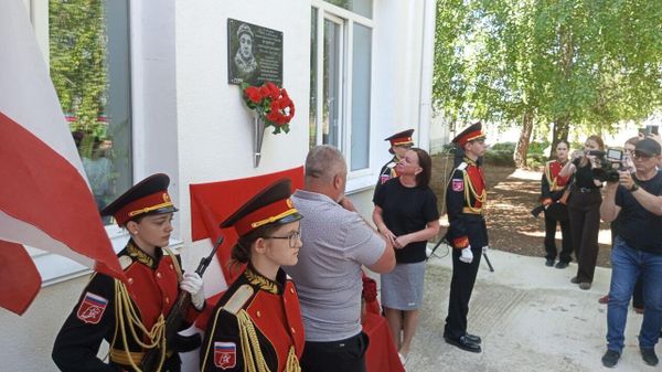 В Крыму открыли памятную доску погибшему военкору Федорчаку