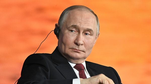 Президент РФ Владимир Путин на пленарном заседании ПМЭФ-2025