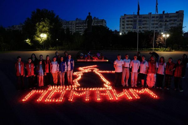 В Крыму отдали дань уважения павшим на войне в День памяти и скорби