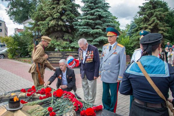 В Крыму отдали дань уважения павшим на войне в День памяти и скорби