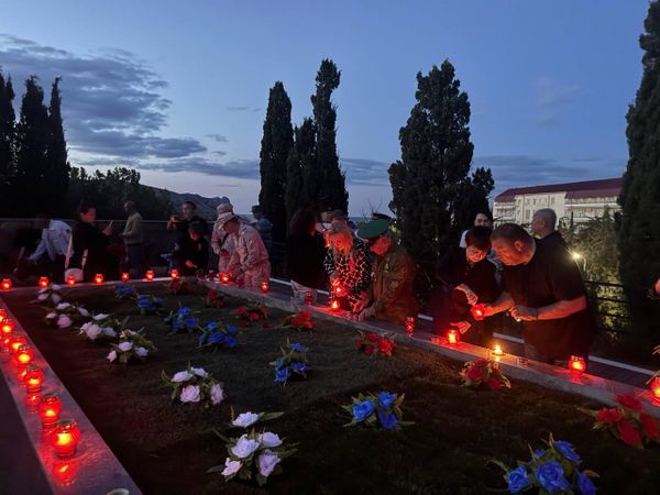 В Крыму отдали дань уважения павшим на войне в День памяти и скорби