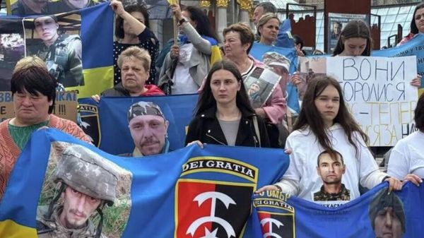В Киеве родственники пропавших в Крынках военных вышли на акцию протеста