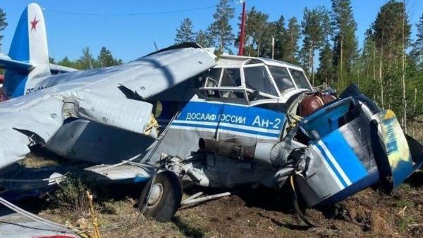 Самолет АН-2 совершил жесткую посадку в Забайкалье