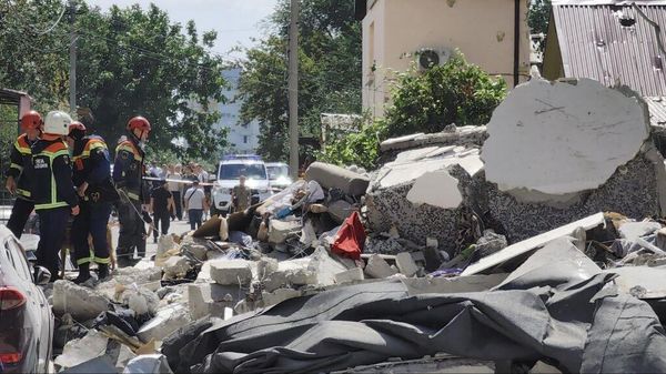 Последствия взрыва газа в десятиэтажном в Саратове