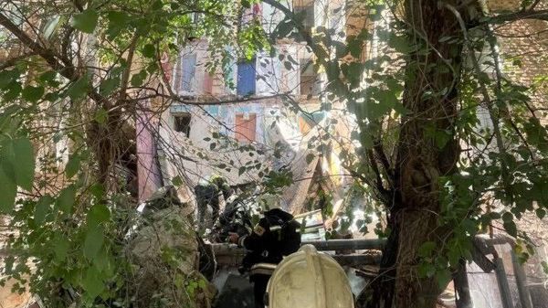 Обрушение многоэтажного дома в Астрахани