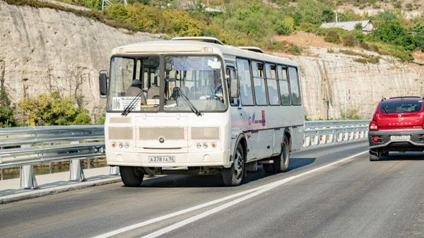 В Инкермане открыли рабочее движение по мосту через реку Черная