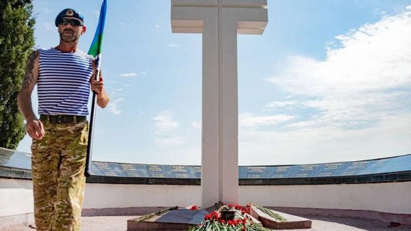 Севастополь отметил 95-ю годовщину основания Воздушно-десантных войск