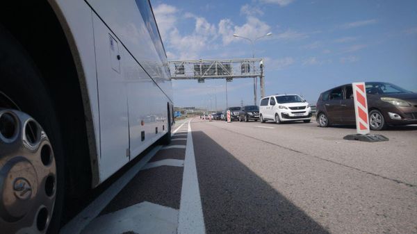 Очередь на Крымском мосту