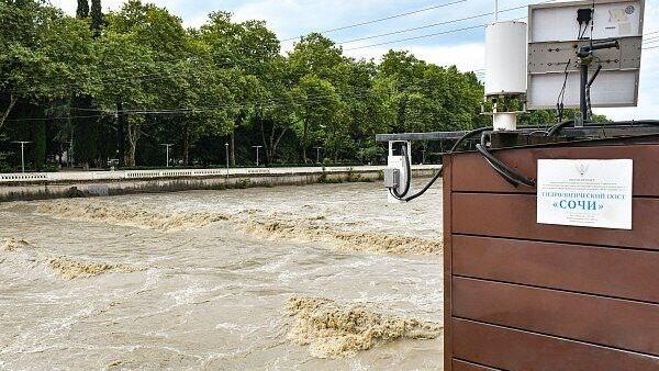 В Сочи из-за ливней поднялся уровень воды в реках
