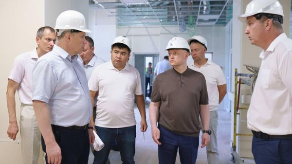 Министр здравоохранения России Михаил Мурашко в Севастополе проверил ход строительства объектов здравоохранения