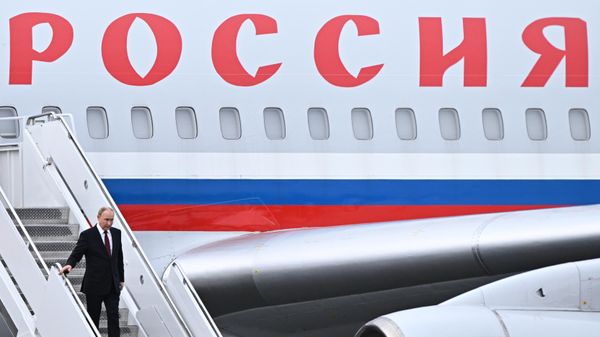Президент РФ Владимир Путин прибыл на военную базу Эльмендорф-Ричардсон на Аляске