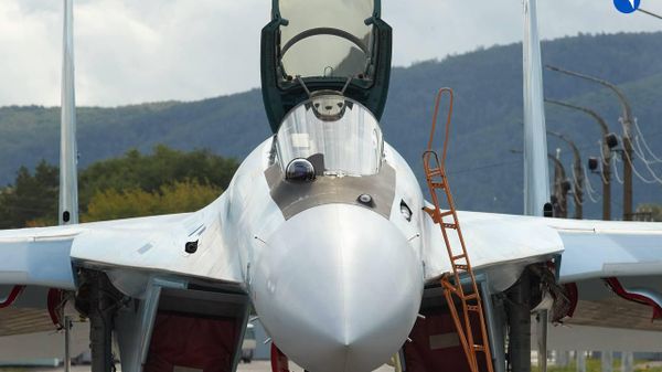 Истребитель Су-35С 