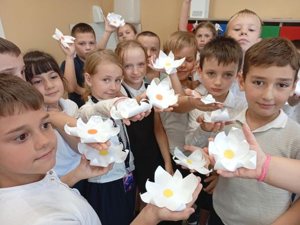 В Ялте прошла акция Белый цветок