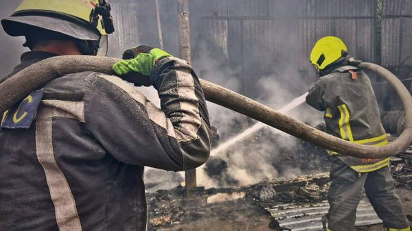 В Киеве пожарные работают на месте взрывов и пожаров