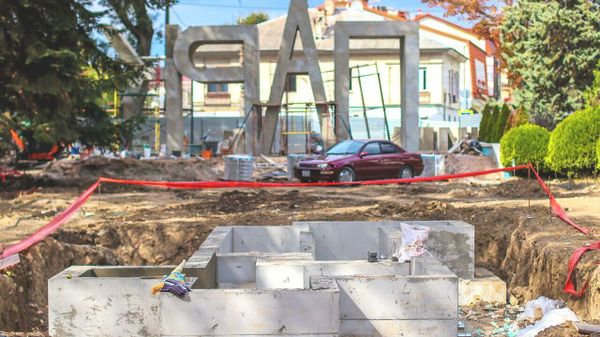 В Детском парке  Симферополе строят фонтан