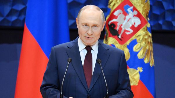 Президент Владимир Путин вручил госнаграды наставникам и учителям участников СВО