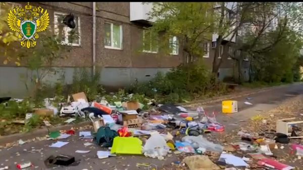 Кадры квартиры, с балкона которой мужчина выбросил малолетнюю дочь