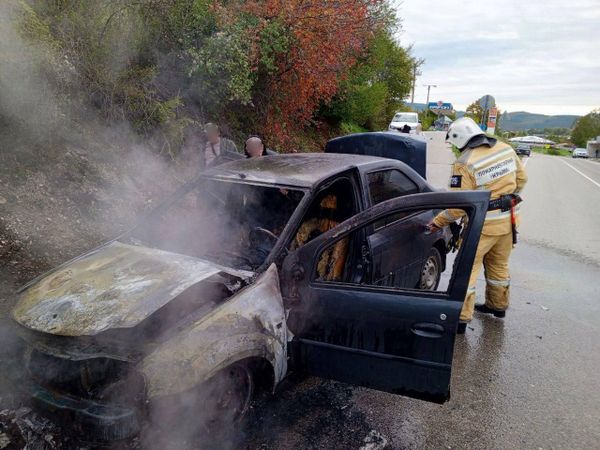 В Бахчисарайском районе Крыма сгорела машина