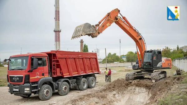 Работы по открытой прокладке магистрального водовода в Ленинском и Нахимовском районах