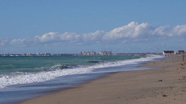 Осенний пляж в Крыму