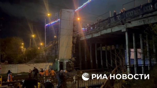 ДТП с грузовиком, упавшим с моста в Сифмерополе