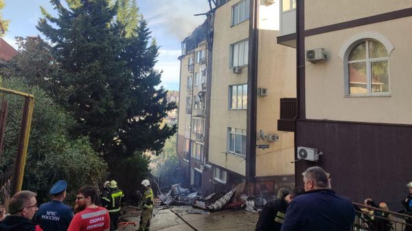 В Сочи эвакуировали 100 человек при пожаре в пятиэтажном доме