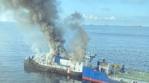 Пожар на буксире в порту Кавказ