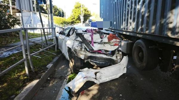 Двое детей пострадали в ДТП с большегрузом в Сочи