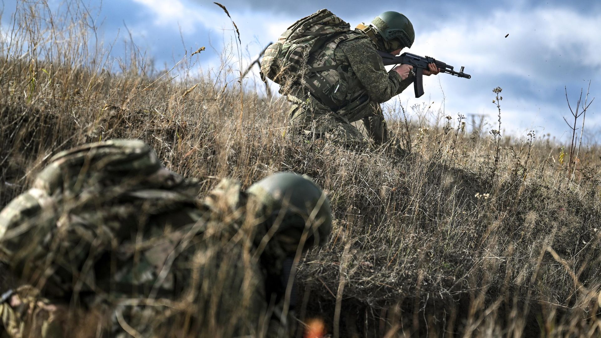 Боевое слаживание военных разведчиков группировки войск Центр в зоне СВО - РИА Новости, 1920, 12.09.2026