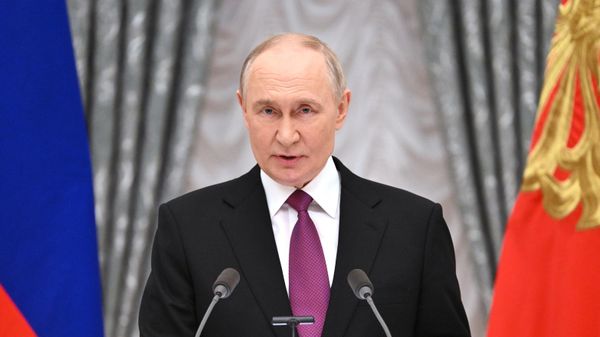 Президент Владимир Путин вручил награды и премии за вклад в укрепление единства российской нации