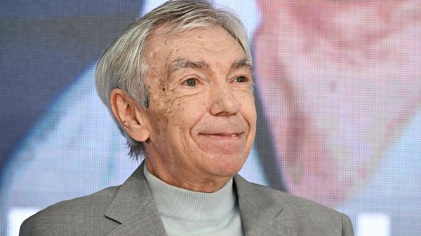 Артист, телеведущий Юрий Николаев