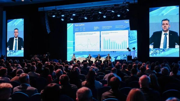 ВТБ: доллар стабилизируется на уровне около 82 рублей к концу 2025 года