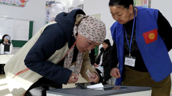 Досрочные выборы парламента Киргизии