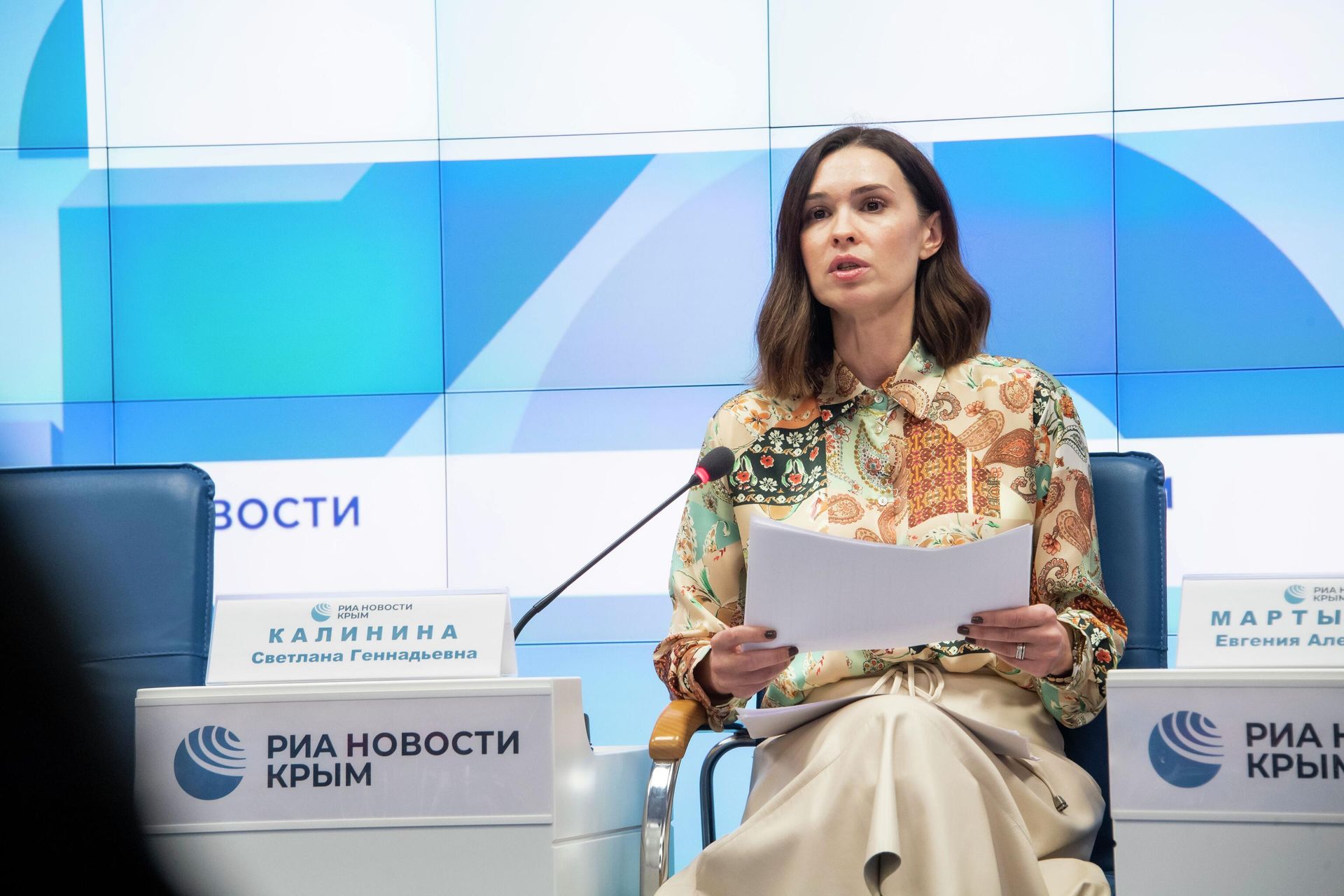Сотрудники медиагруппы Россия сегодня в Крыму рассказали детям о закулисье журналистики Сотрудники медиагруппы Россия сегодня в Крыму рассказали детям о закулисье журналистики - РИА Новости, 1920, 12.12.2025