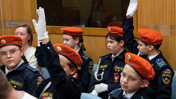 Сотрудники медиагруппы Россия сегодня в Крыму рассказали детям о закулисье журналистики Сотрудники медиагруппы Россия сегодня в Крыму рассказали детям о закулисье журналистики