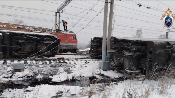 В Пензенской области локомотив столкнулся с грузовым поездом