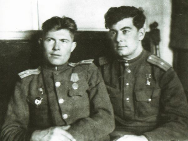 Абдуль Тейфук и Тантана Ниязи. Март 1945. Германия. Фото из фондов музея истории КФУ Абдуль Тейфук и Тантана Ниязи. Март 1945. Германия. Фото из фондов музея истории КФУ