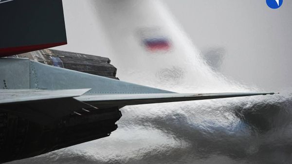 Самолет Су-57 