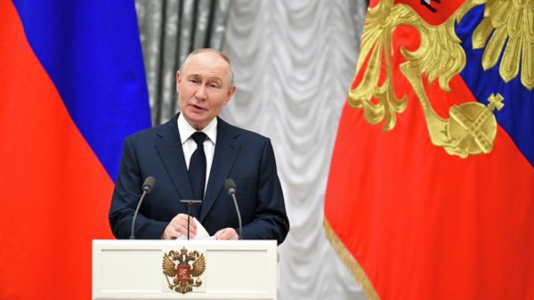 Президент Владимир Путин вручил государственные награды