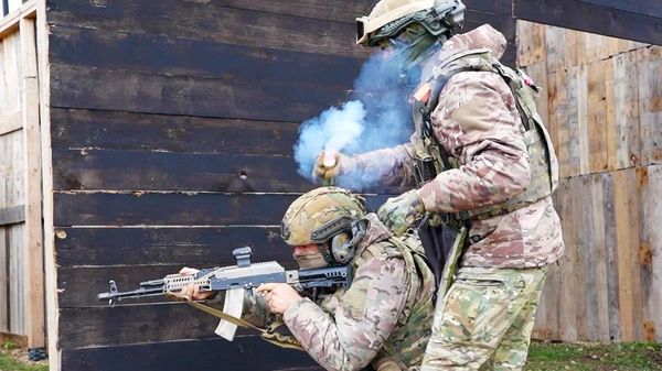 В Крыму военные-контрактники оттачивают мастерство боя в условиях города