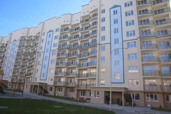 В Бахчисарае вручил ключи от новых квартир семьям из числа депортированных 